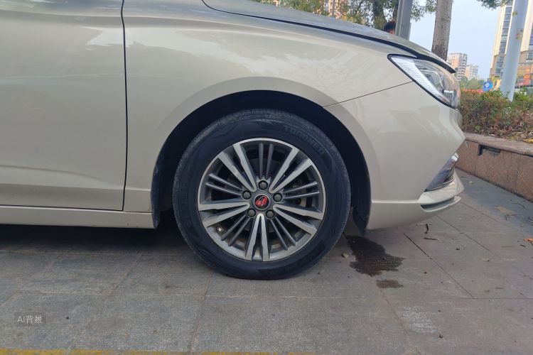 Roewe i5 2018 car image #9