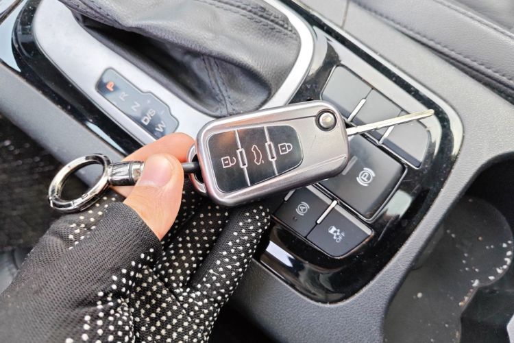 MG GS 2015 car image #9