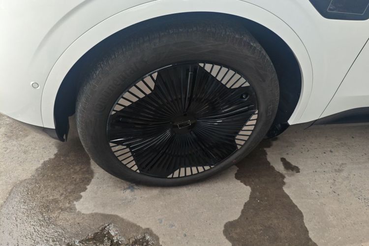 Avatr 11 2023 #9 Avatr 11 2023 car image #9