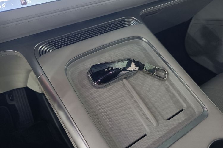 Xpeng G9 2023 #9 Xpeng G9 2023 car image #9