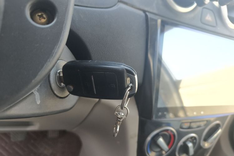 Changan Alsvin V3 2016 صورة سيارة #9