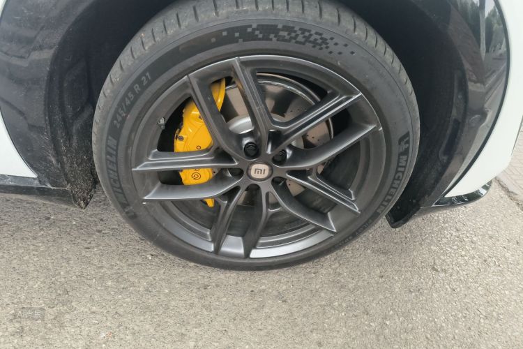 MI YU7 2025 immagine di auto #9