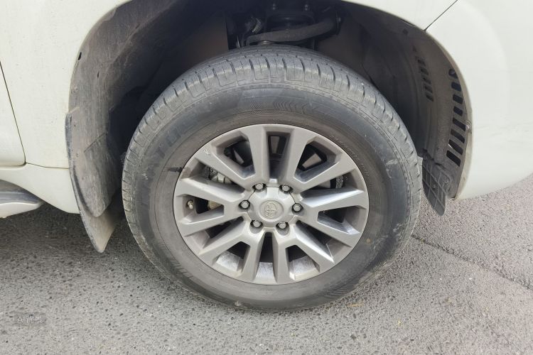 Toyota Land Cruiser Prado 2020 immagine di auto #9