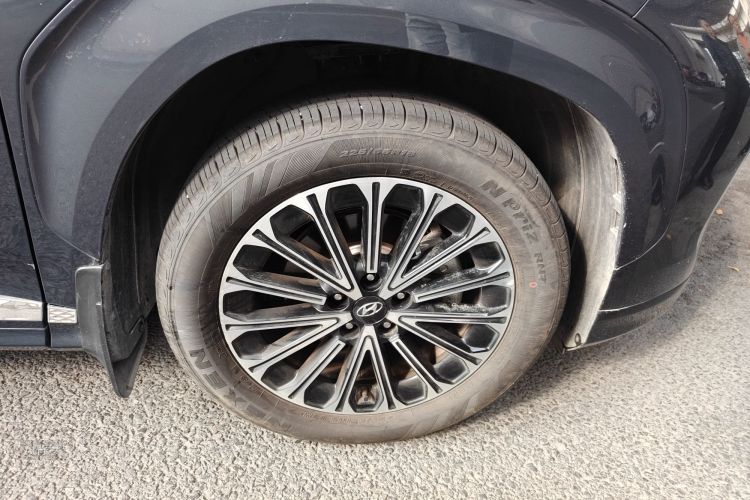 Hyundai Custo 2025 car image #9