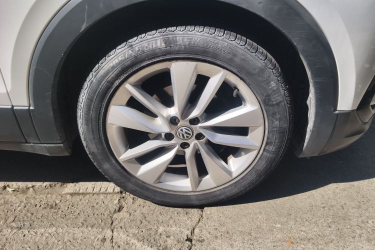 Volkswagen T-Cross 2019 car image #9