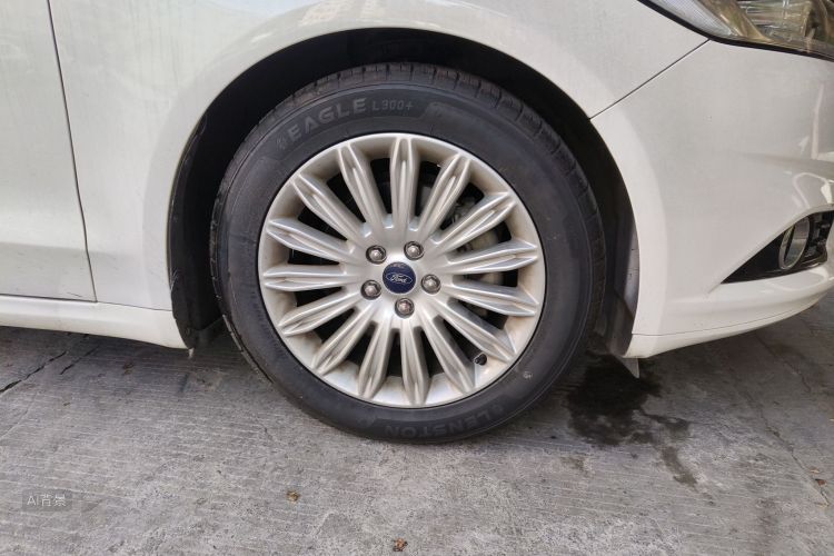 Ford Mondeo 2015 car image #9