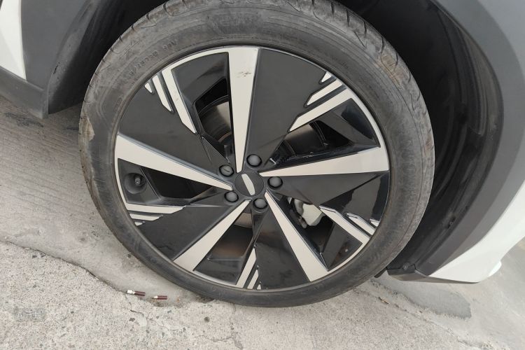 GEELY Boyue L 2022 car image #9
