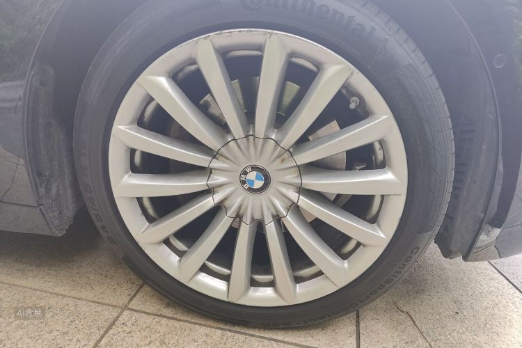 BMW 7 Series 2019 car image #9