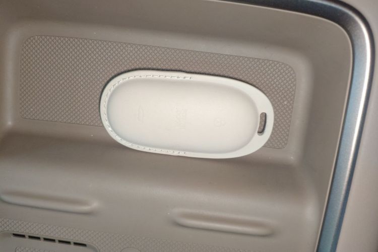 理想汽车 理想MEGA 2025 汽车图片 #9