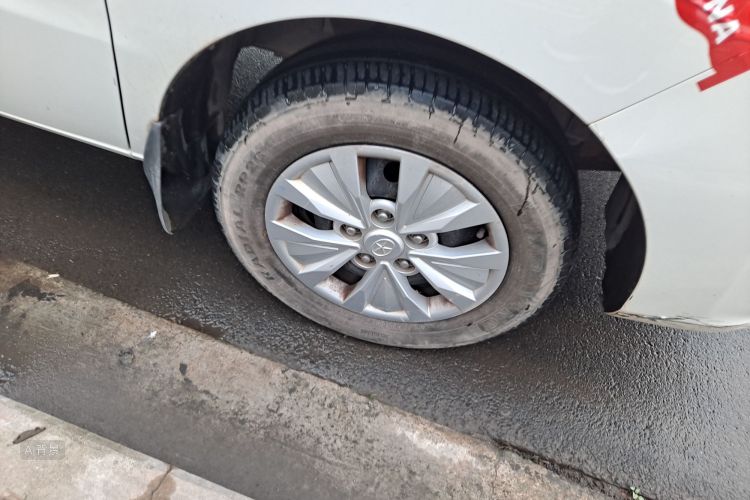 JAC 2017 #9 JAC 2017 car image #9