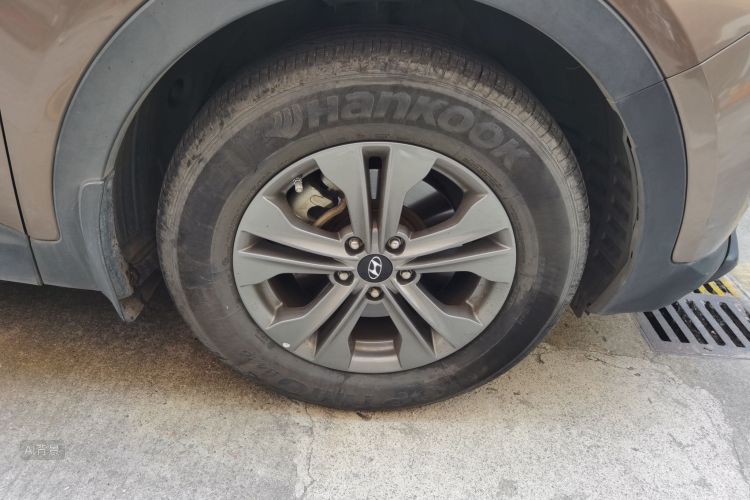 Hyundai Santa Fe 2014 car image #9