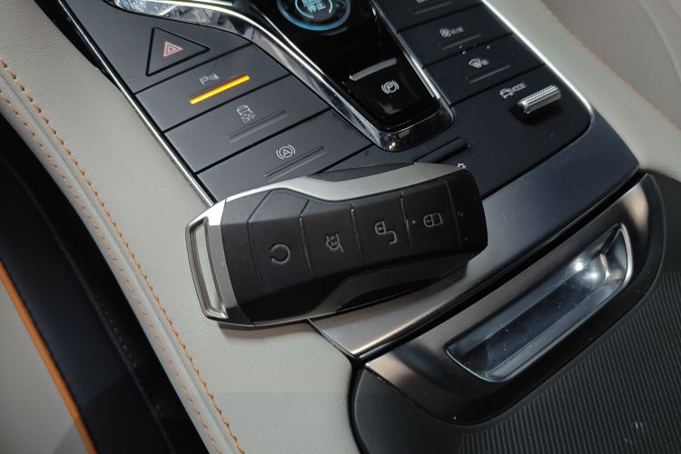 BYD Song Plus New Energy 2022 car image #9