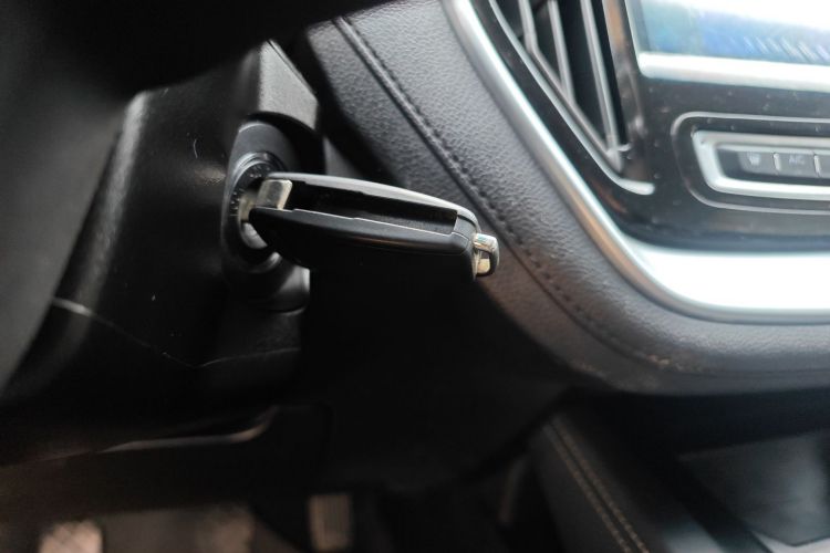 X70M 2021 car image #9