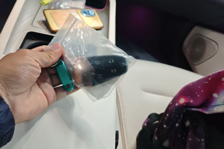 Avatr 12 2024 car image #9