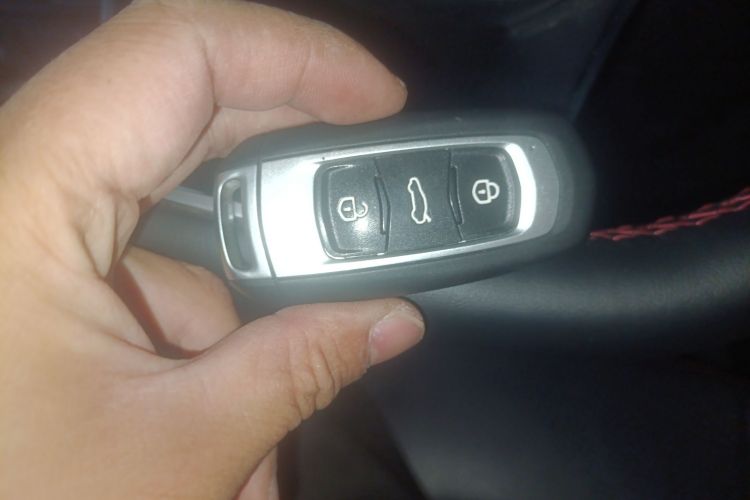 X3 PRO 2025 car image #9