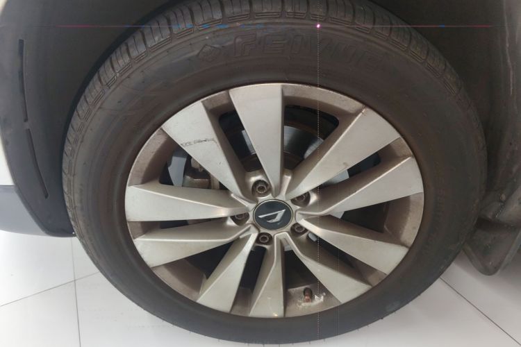VS5 2019 car image #9