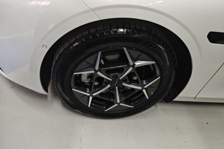 Lynk & Co 10 EM-P 2025 car image #9