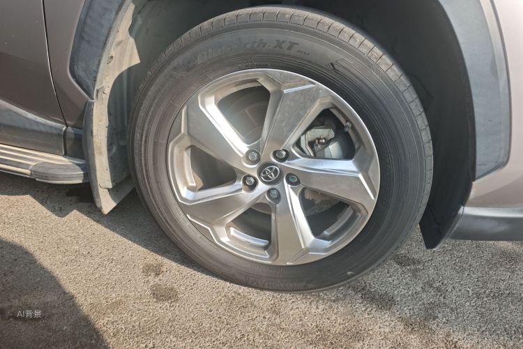 Toyota RAV4 2019 car image #9