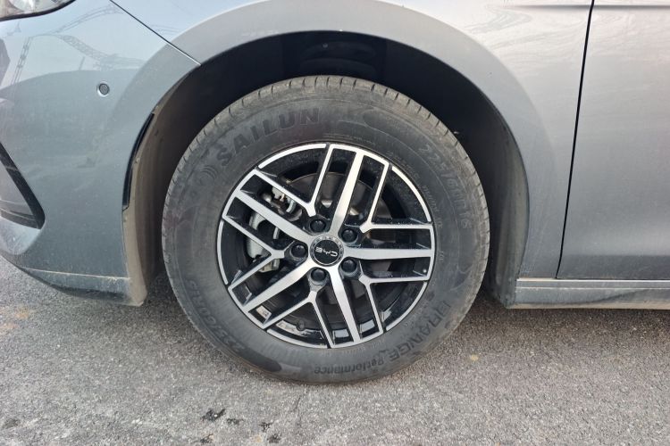 BYD Seal 05 DM-i 2025 #9 BYD Seal 05 DM-i 2025 immagine di auto #9