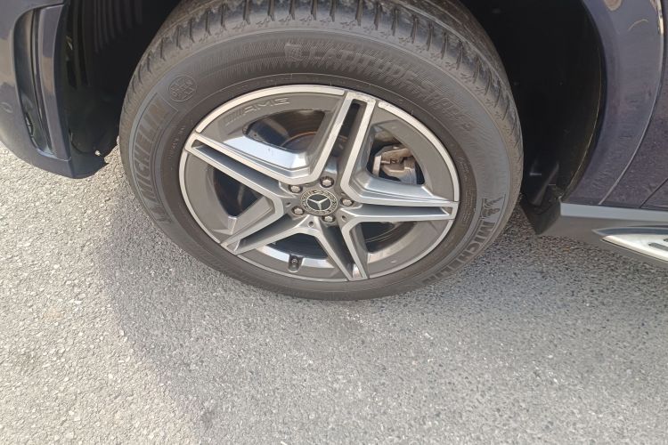 Mercedes-Benz GLE Class 2020 car image #9