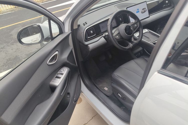 BYD Sea Lion 05 EV 2025 car image #9