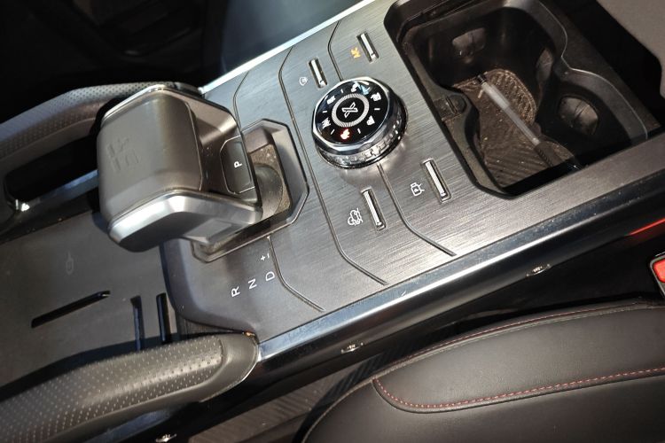 Jetour Traveller 2023 car image #9