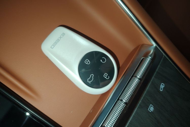 Exceed 2025 #9 Exceed 2025 car image #9