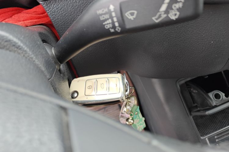 Volkswagen Tiguan 2016 car image #9