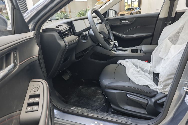 Roewe i5 изображение автомобиля #9