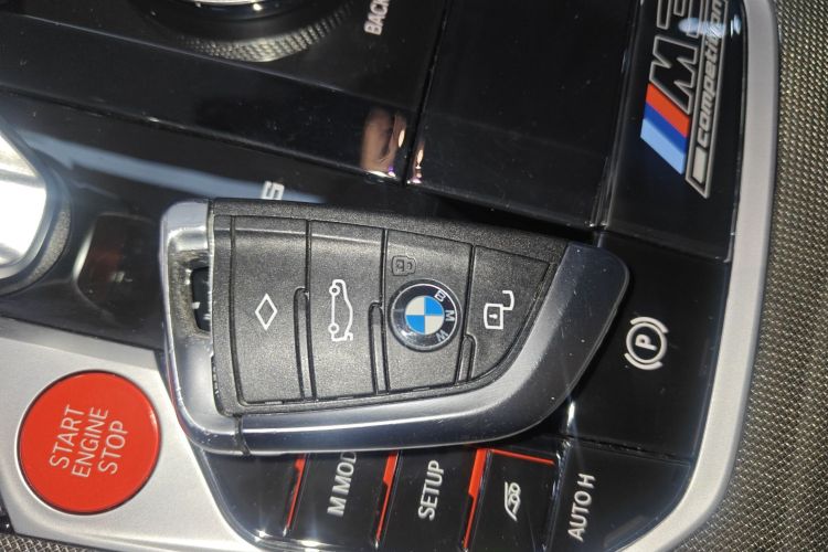 BMW M3 2022 imagem de carro #9