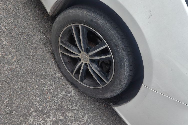 BYD SuRui 2016 car image #9