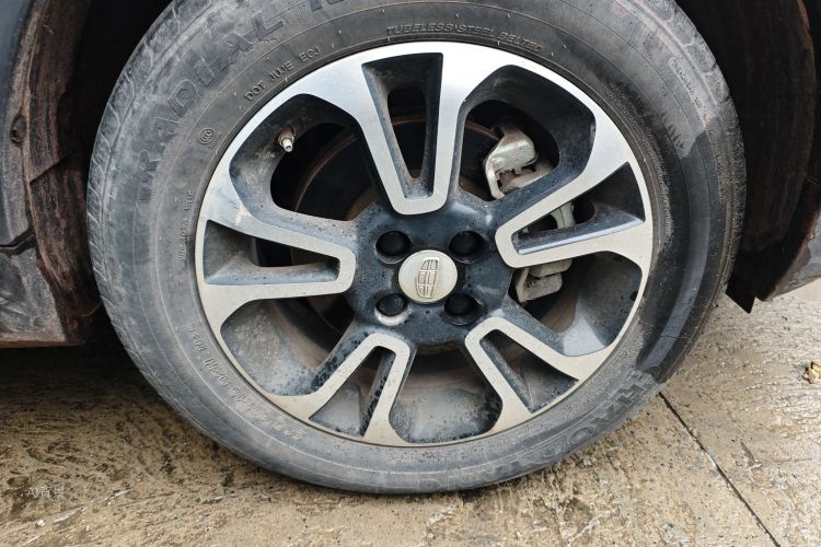 Vision X3 2018 car image #9