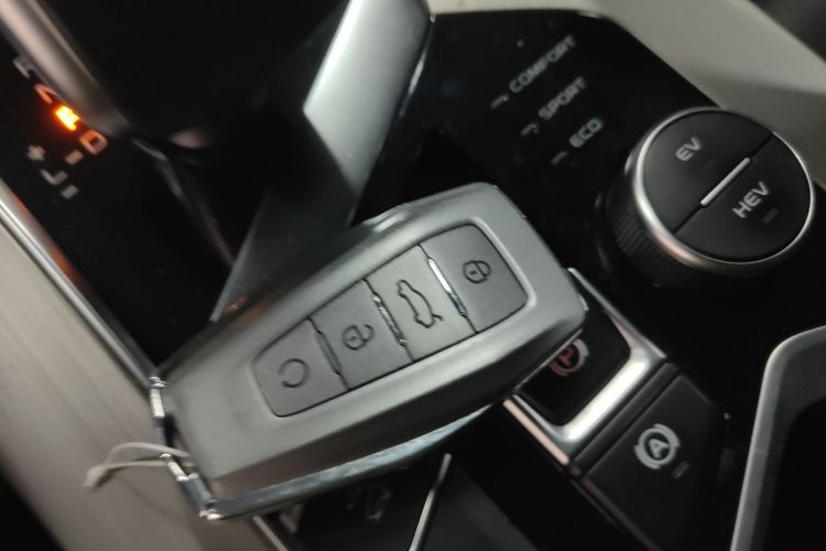 GEELY Coolray New Energy 2020 car image #9