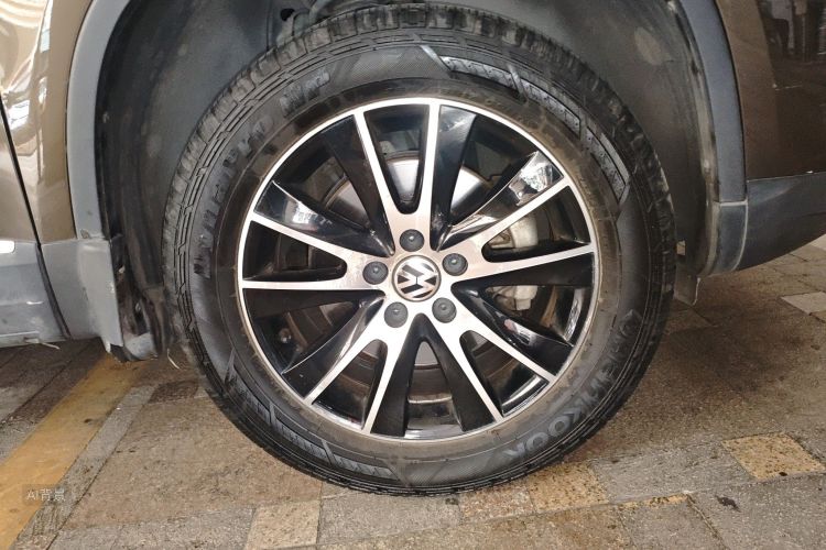 Volkswagen Tiguan 2014 #9 Volkswagen Tiguan 2014 car image #9