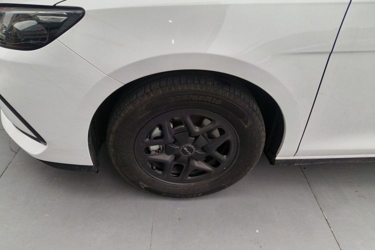 BYD Seal 05 DM-i 2025 car image #9