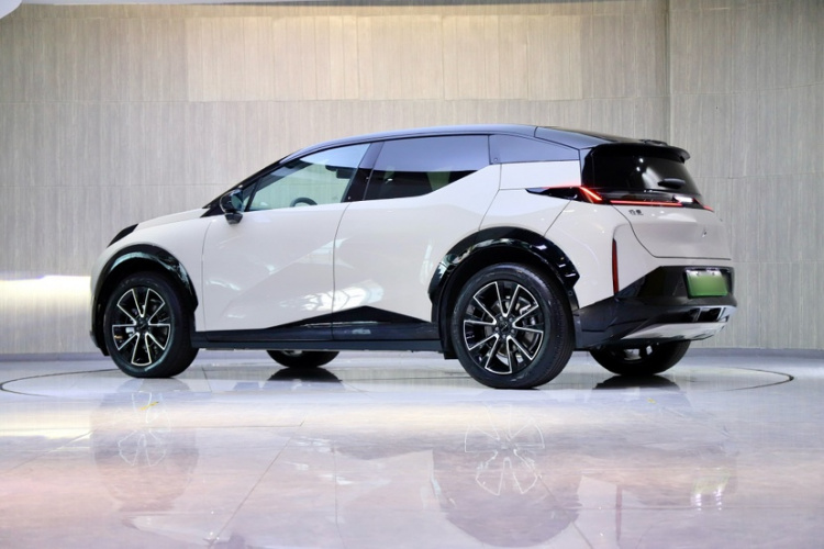 Zeekr X 2024 immagine di auto #9