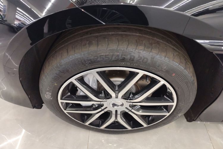 Denza Z9 2024 car image #9