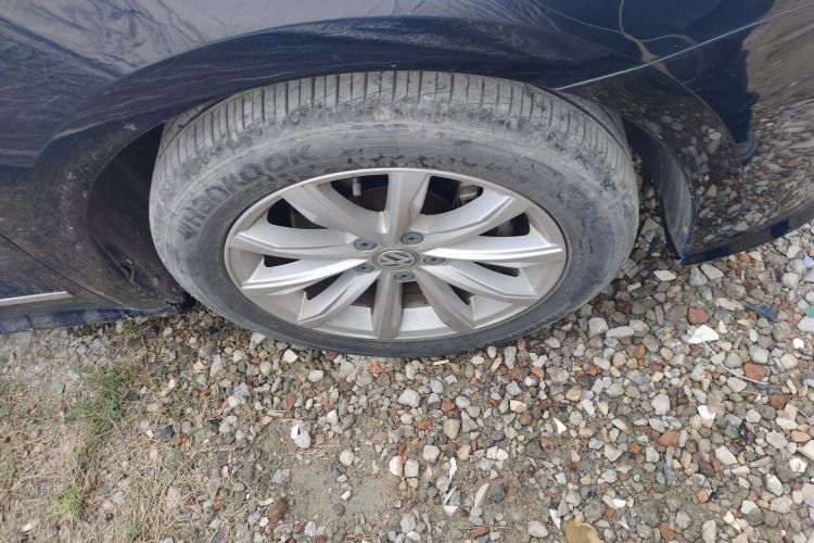 Volkswagen Passat 2017 car image #9