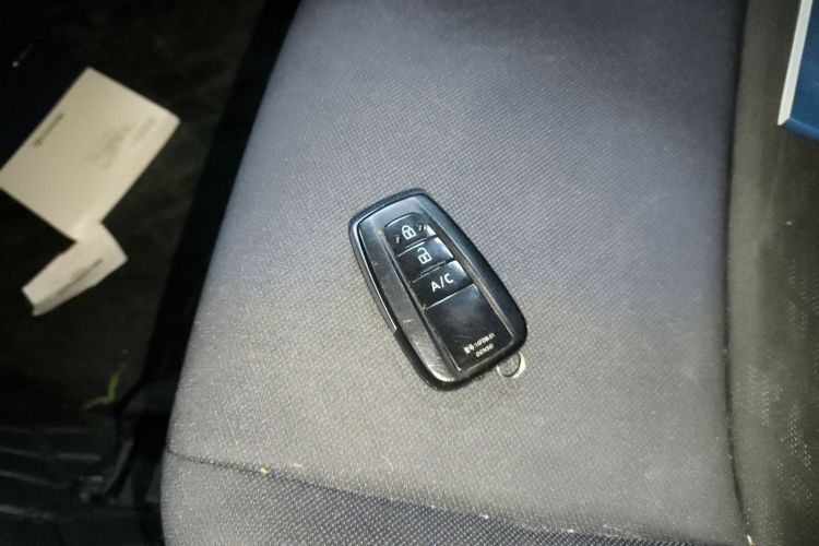 Toyota C-HR EV 2021 car image #9