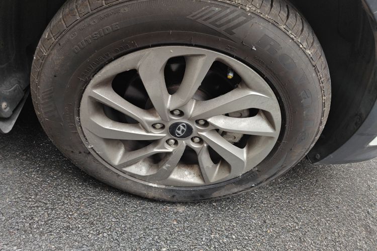 Hyundai Tucson 2016 immagine di auto #9