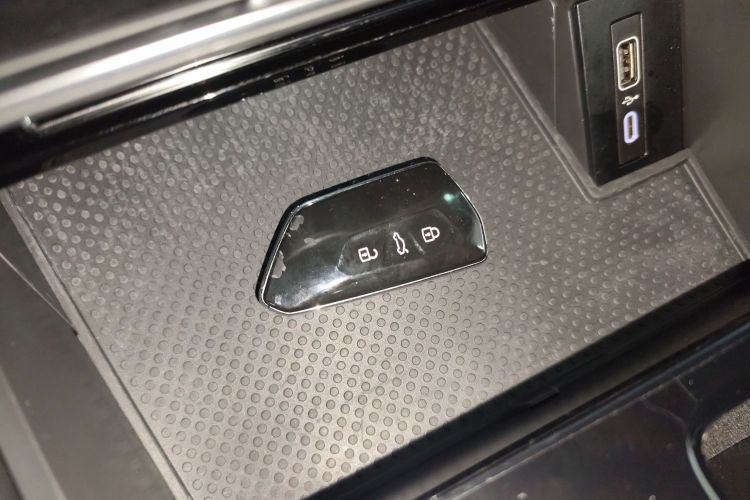 Volkswagen Teramont 2024 car image #9