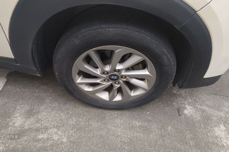 Hyundai Tucson 2015 car image #9