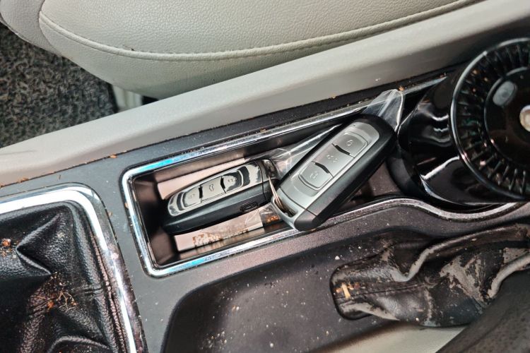 GEELY Emgrand 2016 car image #9