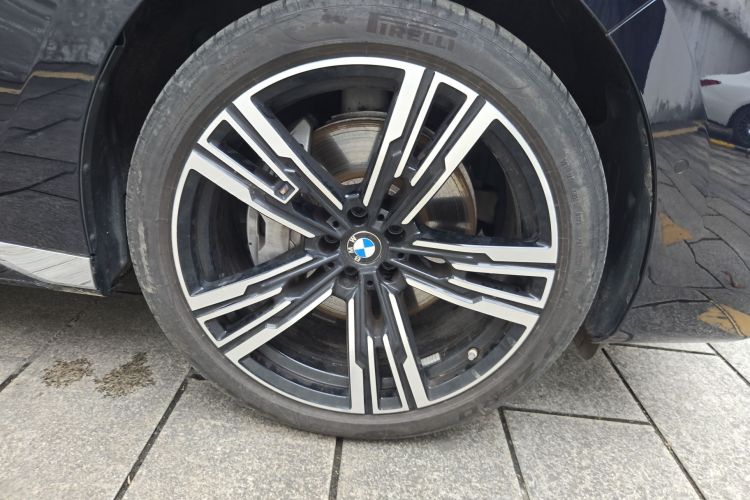 BMW 7 Series 2025 car image #9