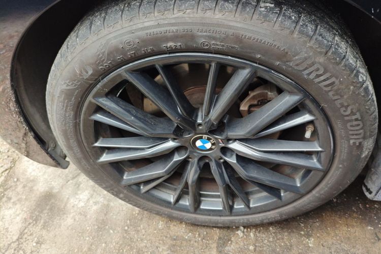 BMW 3 Series 2020 car image #9