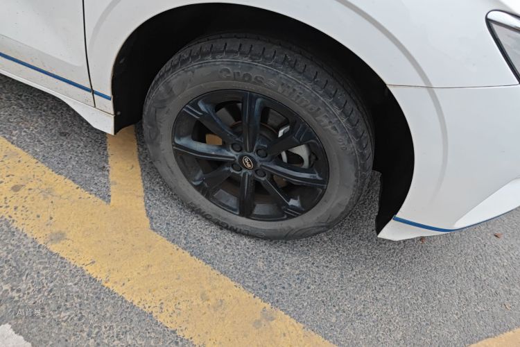 BYD e2 2022 imagem de carro #9