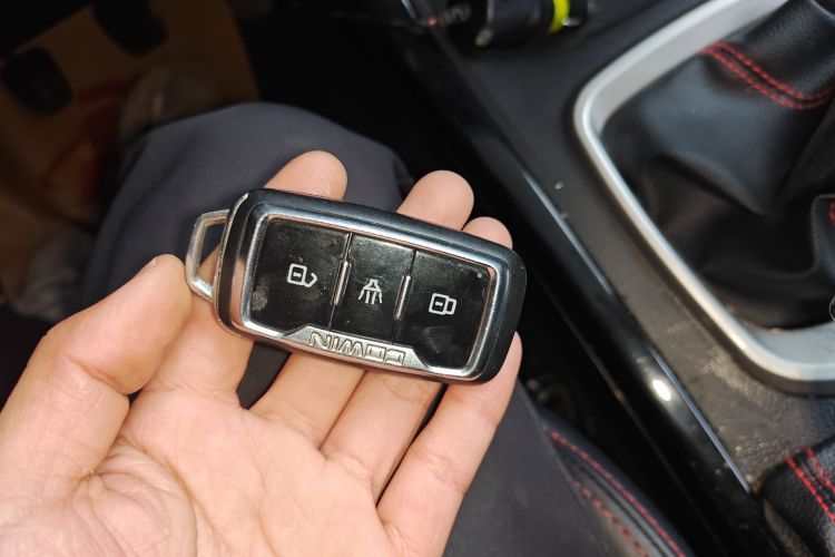 凯翼 凯翼X3 2019 汽车图片 #9