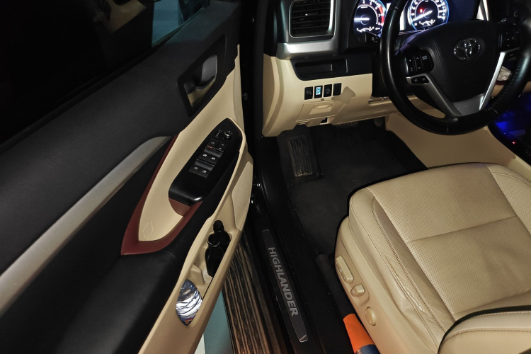 Toyota Highlander 2015 #9 Toyota Highlander 2015 car image #9