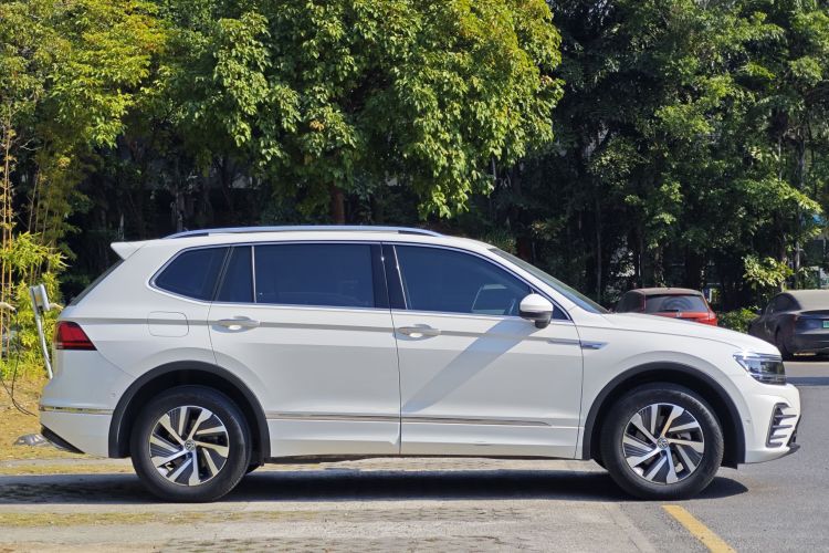 Volkswagen Tiguan L New Energy 2020 imagen de coche #9