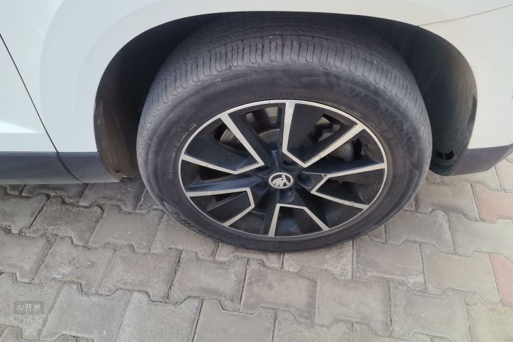 Skoda Karoq 2020 изображение автомобиля #9